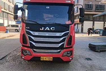 二手江淮 格尔发K5X中卡 240马力 4X2 7.77米厢式载货车(8挡)(国五) 单桥 玉柴二手载货车 黄牌图片