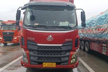 二手东风柳汽 乘龙M3中卡 220马力 6X2 9.6米厢式载货车(国五) 前四后四 玉柴二手载货车 黄牌图片