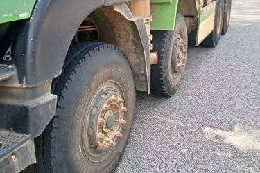 二手上汽红岩 杰狮重卡 350马力 6X4 5.6米自卸车(国五) 后八轮 南京依维柯二手自卸车 黄牌
