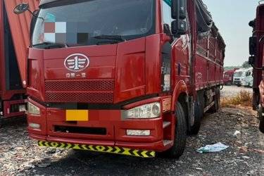 二手一汽解放 J6P重卡 350马力 8X4 9.5米仓栅式载货车(国五) 前四后八 锡柴二手载货车 黄牌
