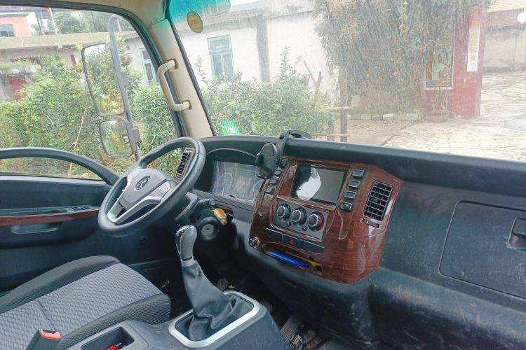 二手大运轻卡 156马力 载货车