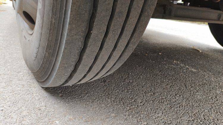 二手重汽汕德卡 240马力 载货车