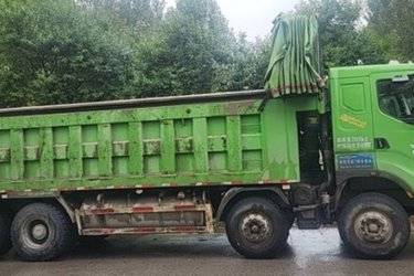 二手东风柳汽 乘龙H7 400马力 8X4 8.2米自卸车(潍柴)(国五) 前四后八 潍柴二手自卸车 黄牌