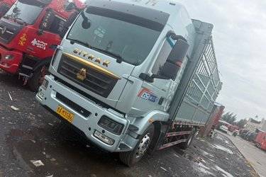 二手中国重汽 汕德卡SITRAK G5重卡 330马力 6X2 6.8米仓栅式载货车(国六) 前四后四 曼二手载货车 黄牌