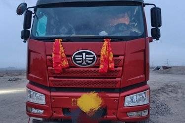 二手一汽解放 J6P重卡 460马力 8X4 8.2米自卸车(国五) 前四后八 锡柴二手自卸车 黄牌图片