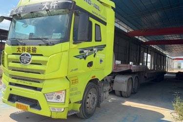 二手一汽解放 J7重卡 600马力 6X4 LNG牵引车(国六) 双驱 锡柴二手牵引车 黄牌图片