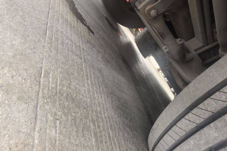 二手重汽汕德卡 540马力 牵引车