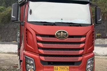 二手一汽解放 J6G 领航版 320马力 6X2 6.8米仓栅式载货车(国六) 前四后四 大柴二手载货车 黄牌图片