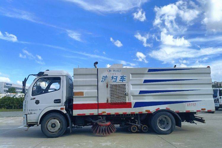 二手东风多利卡 165马力 专用车