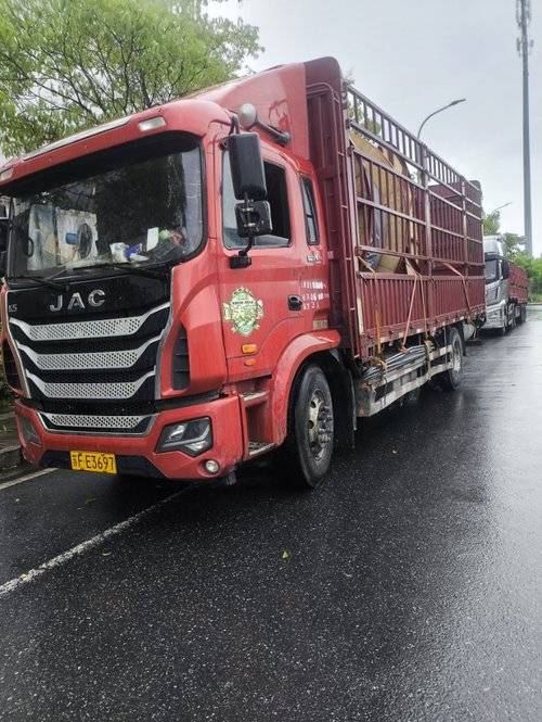 江淮格尔发 220马力 载货车