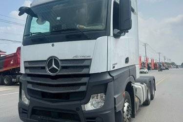 二手奔驰 Actros 重卡 专享版 530马力 6X4 AMT自动挡牵引车(国六) 双驱 奔驰二手牵引车 黄牌图片