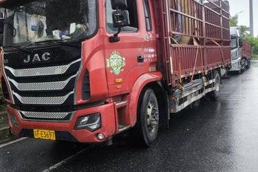 二手江淮 格尔发K5L中卡 220马力 4X2 5.8米仓栅式载货车(国五) 单桥 潍柴二手载货车 黄牌图片