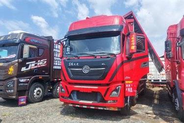 二手东风商用车 天龙KL重卡 465马力 8X4 9.6米厢式载货车(国五) 前四后八 雷诺二手载货车 黄牌图片