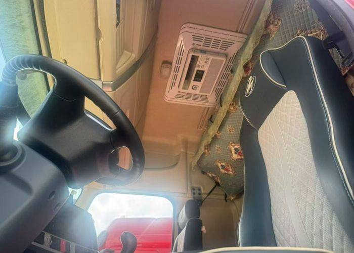 二手东风柳汽乘龙 270马力 载货车