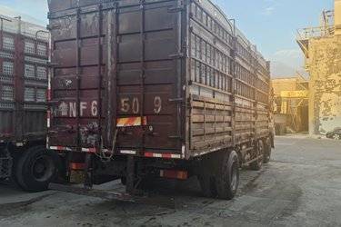 二手一拖重卡 270马力 8X4 9.6米仓栅式载货车(国四) 前四后八 潍柴二手载货车 黄牌