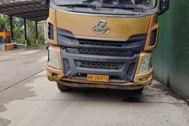 二手东风柳汽 乘龙H5重卡 460马力 6X4牵引车(160后桥)(国五) 双驱 潍柴二手牵引车 黄牌