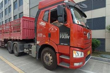二手一汽解放 新J6P重卡 领航版 460马力 6X4危险品牵引车(国五) 双驱 锡柴二手牵引车 黄牌