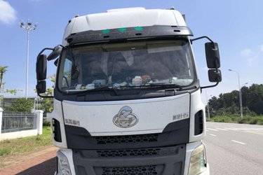 二手东风柳汽 乘龙H5中卡 220马力 4X2 9.6米厢式载货车(国五) 单桥 安徽康明斯二手载货车 黄牌图片