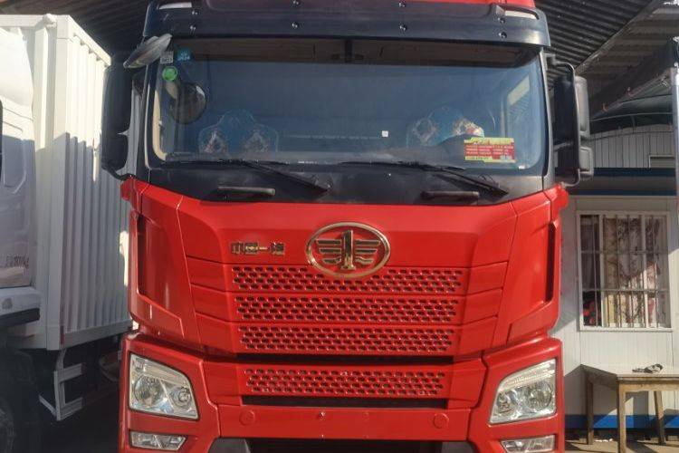 二手青岛解放 460马力 载货车