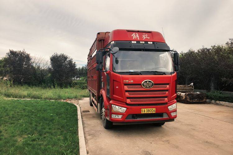 二手一汽解放 260马力 载货车