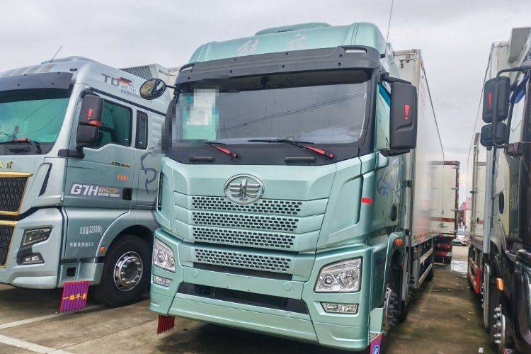 二手青岛解放 350马力 专用车