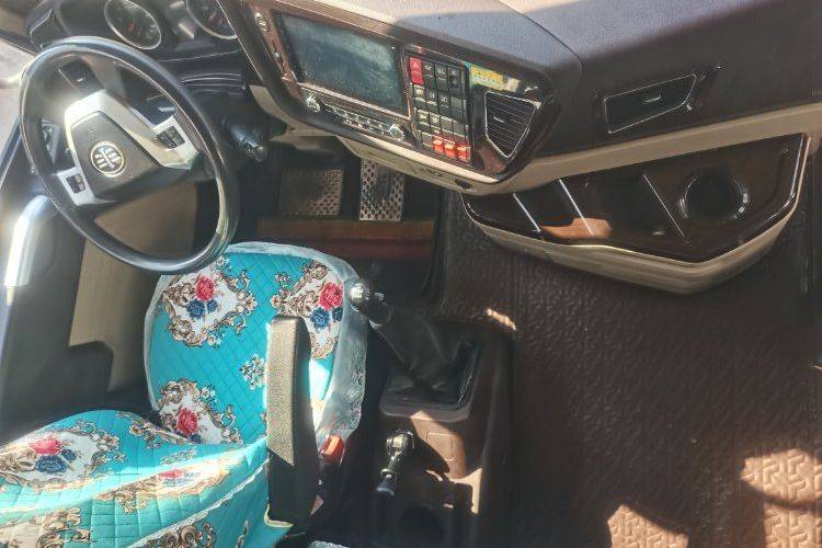 二手青岛解放 460马力 载货车