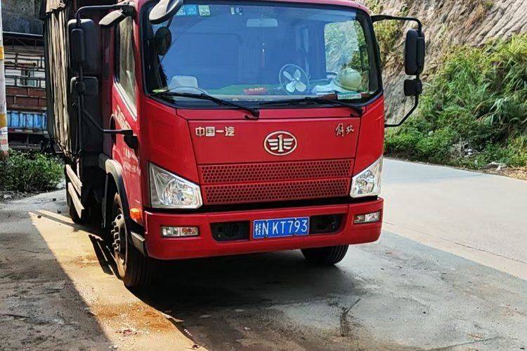 二手一汽解放轻卡 160马力 载货车