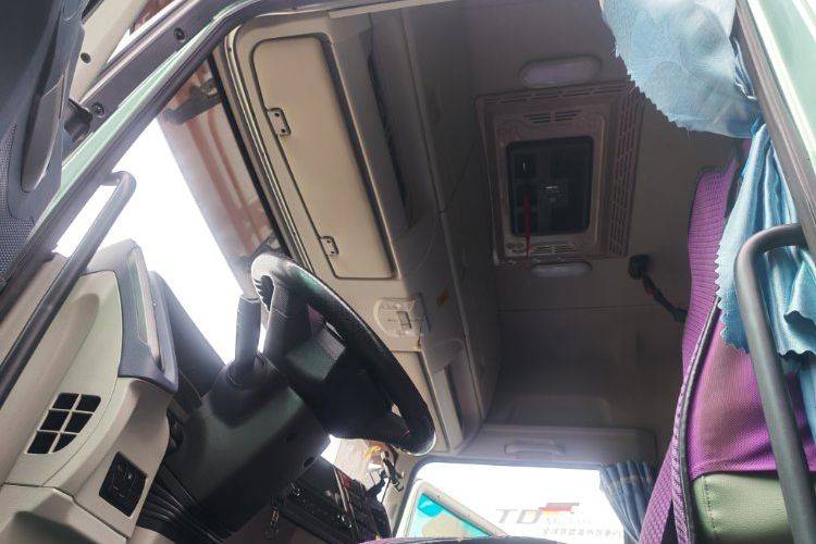 二手青岛解放 350马力 专用车