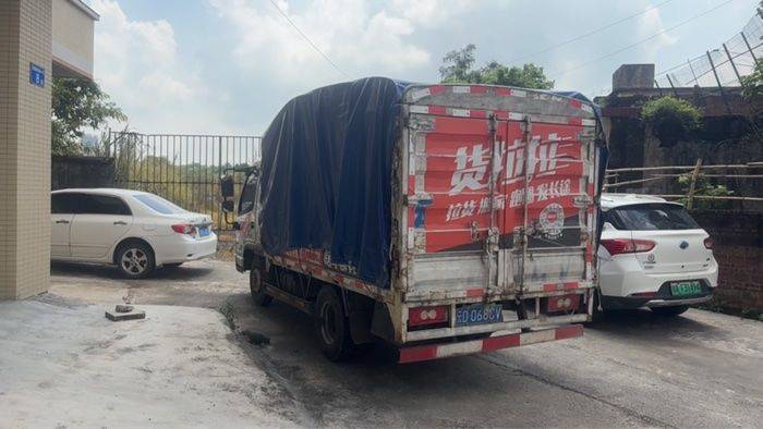 二手一汽红塔 115马力 载货车