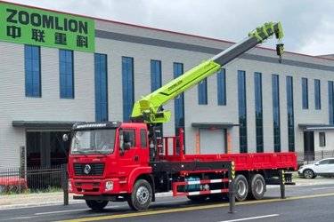 二手随车吊 东风随专 东风柳汽底盘 270 8.5 4X2