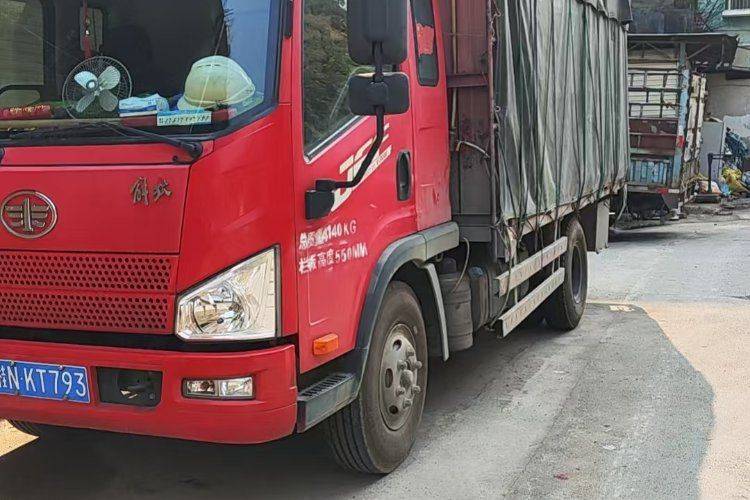 二手一汽解放轻卡 160马力 载货车