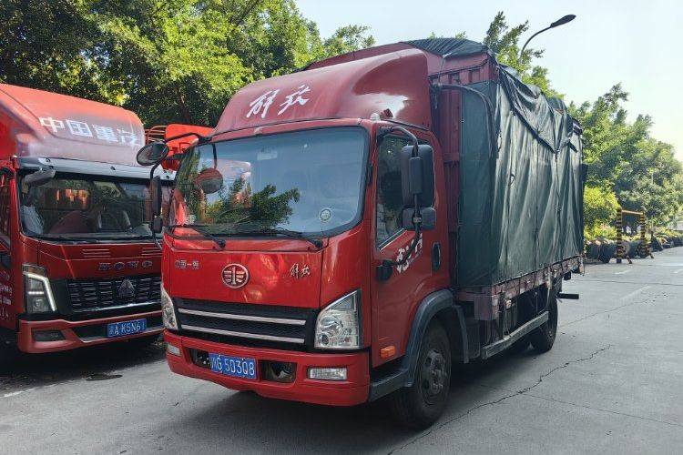 二手一汽解放轻卡 180马力 载货车