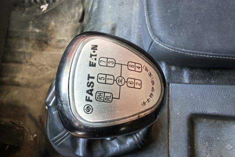 二手一汽解放轻卡 180马力 载货车