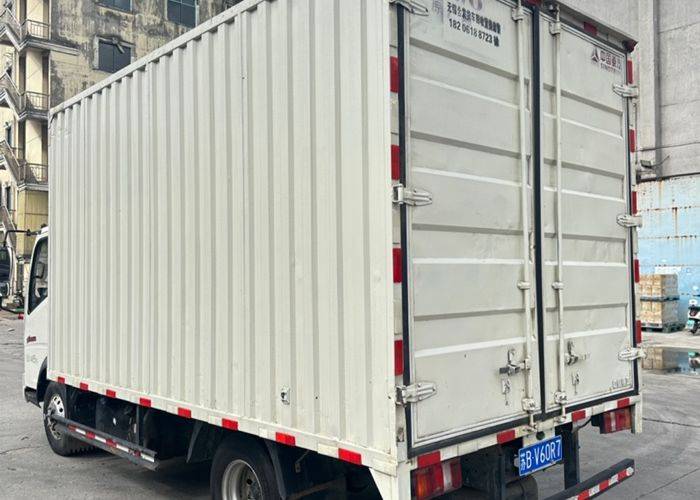 二手重汽HOWO轻卡 130马力 载货车