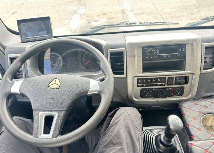二手重汽HOWO轻卡 130马力 载货车