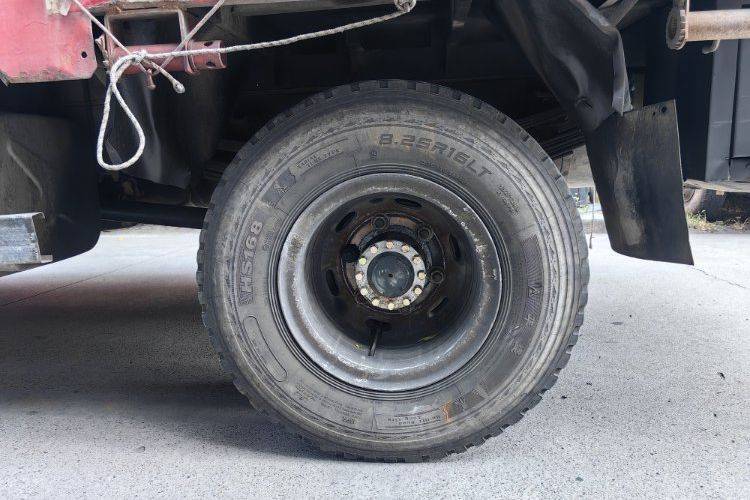 二手一汽解放轻卡 180马力 载货车
