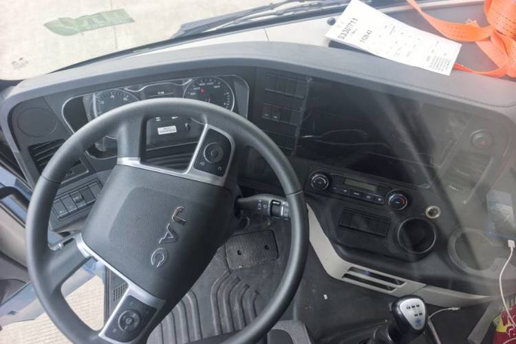 二手江淮格尔发 300马力 载货车