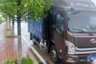 二手跃进 超越C500 140马力 4.06米栏板轻卡(国五) 单桥 云内动力二手载货车 蓝牌图片