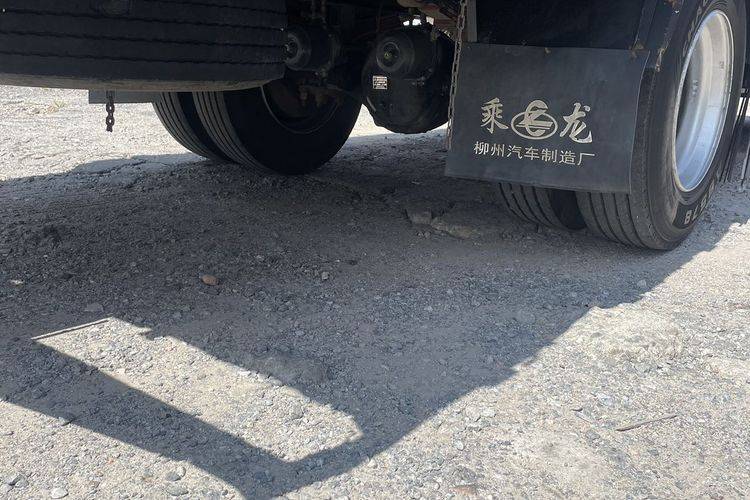 二手东风柳汽乘龙 200马力 载货车