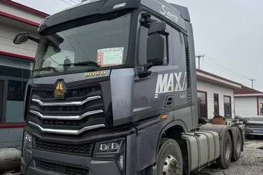 二手中国重汽 HOWO Max重卡 610马力 6X4 AMT自动档牵引车(国六) 双驱 曼二手牵引车 黄牌图片