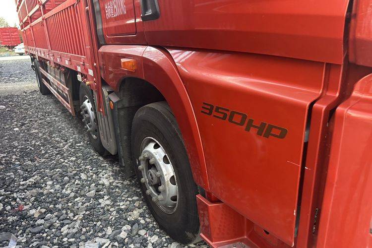 二手青岛解放 350马力 载货车