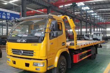 二手东风 多利卡D7 140马力 4X2 清障车(润知星牌)(国六) 4X2 二手专用车清障车图片