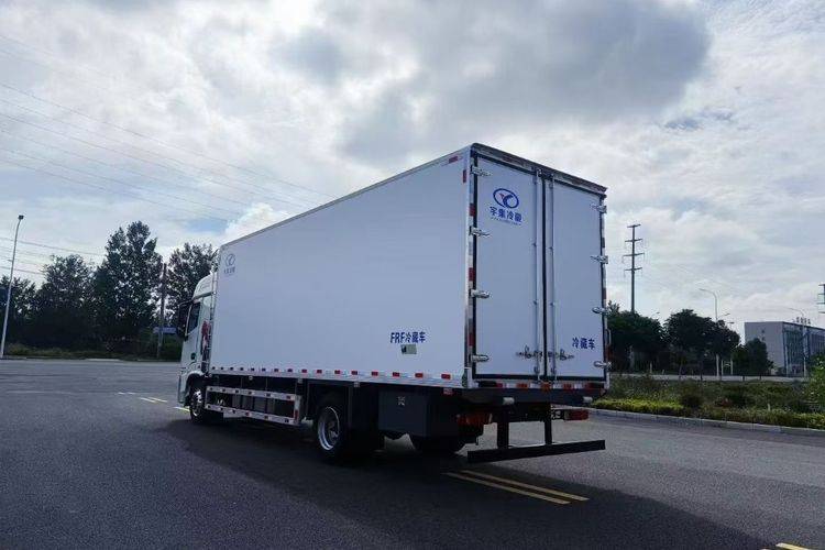 二手欧曼重卡(原福田欧曼) 380马力 专用车