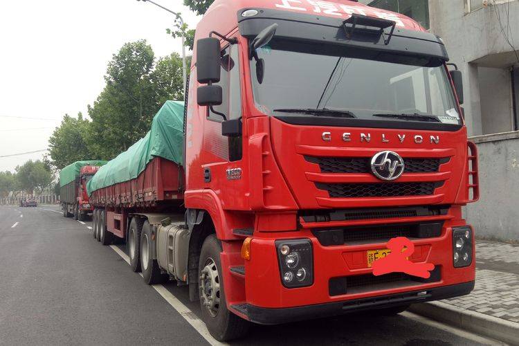 牵引车 上汽红岩 390 马力