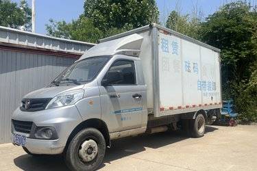 二手福田祥菱V2 奋斗版 1.6L汽油 122马力 东安5档 3.2米单排翼开启厢式微卡(国六) 单桥 东安二手载货车 蓝牌图片