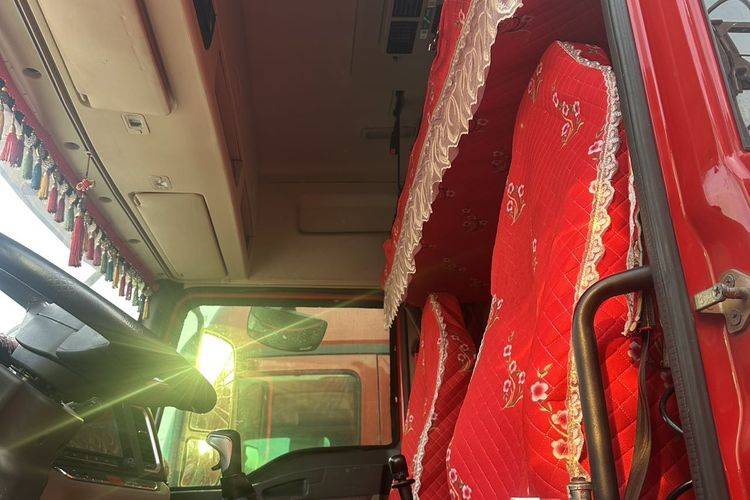 二手陕汽重卡 300马力 载货车