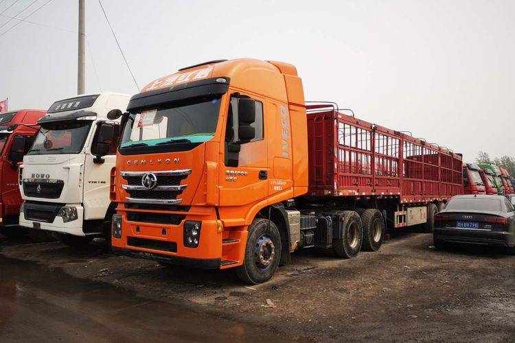 二手牵引车上汽红岩杰狮450马力