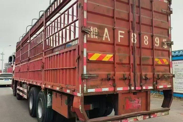 二手青岛解放 350马力 载货车