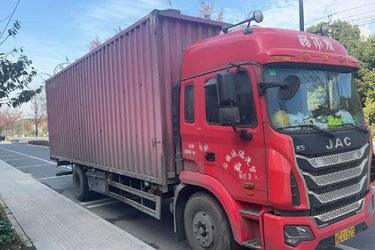 二手江淮 格尔发K5L中卡 200马力 4X2 7.77米厢式载货车(国五) 单桥 玉柴二手载货车 黄牌