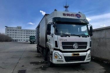 二手东风商用车 天龙重卡 270马力 6X2 9.6米厢式载货车(国五) 单桥 东风康明斯二手载货车 黄牌图片
